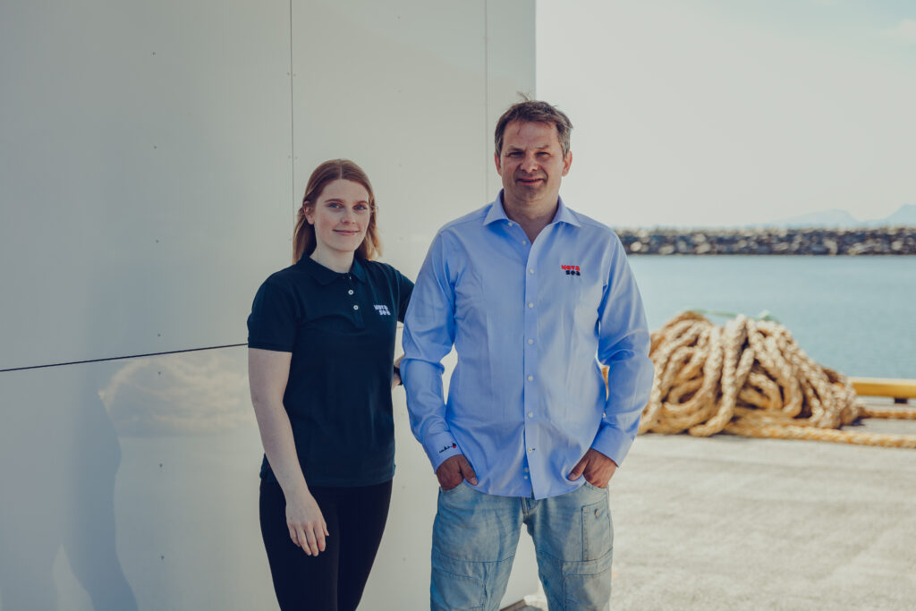 Anette Davidsen og Jan-Erik Johansen fra Nova Sea snakker om hvilken rolle fiberen spiller for en bransje langt ute i havgapet.